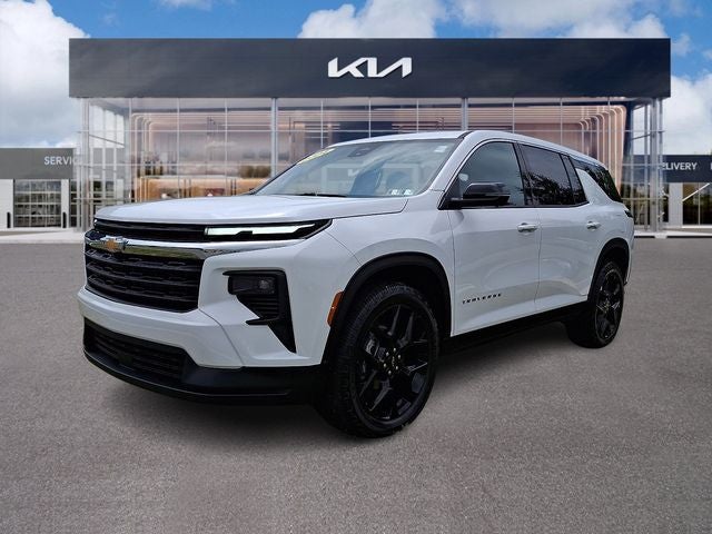 2024 Chevrolet Traverse LS