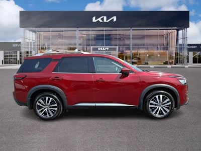 2022 Nissan Pathfinder Platinum