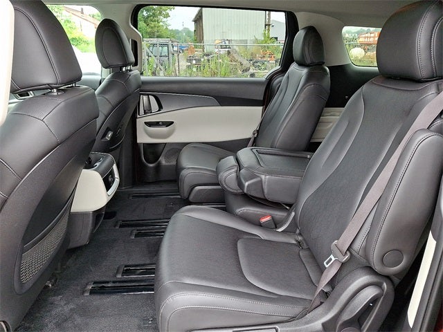 2024 Kia Carnival LX Seat Package