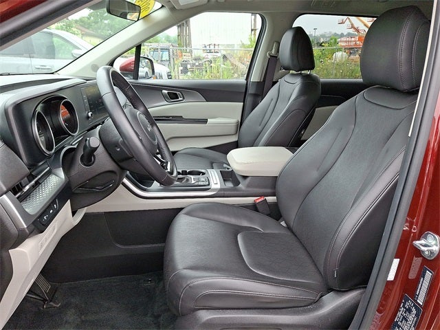 2024 Kia Carnival LX Seat Package