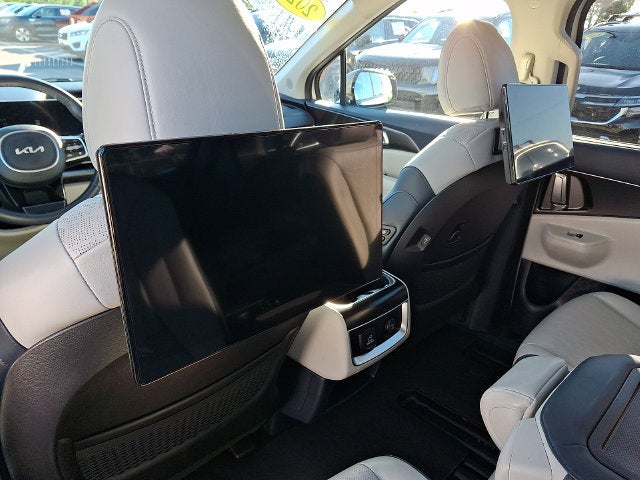 2025 Kia Carnival SX