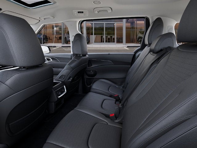 2027 Kia Carnival Hybrid Base