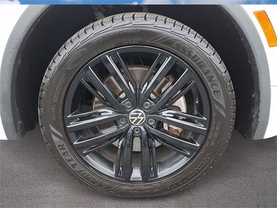 2022 Volkswagen Tiguan 2.0T SE R-Line Black