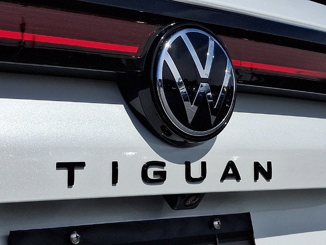 2025 Volkswagen Tiguan 2.0T SE R-Line Black