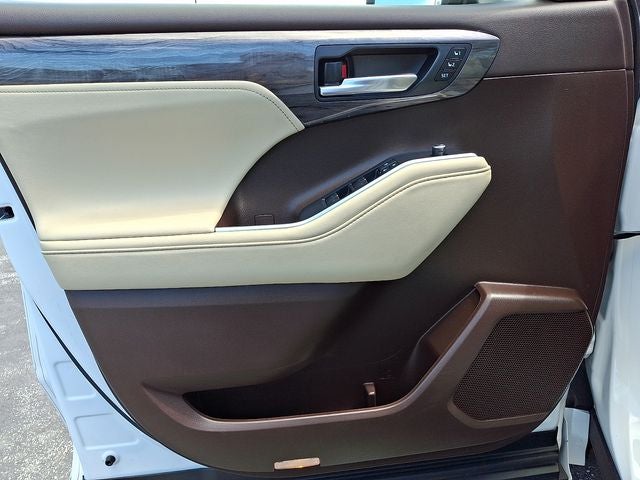 2022 Toyota Highlander Limited