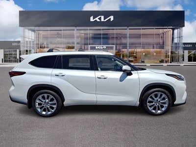 2022 Toyota Highlander Limited