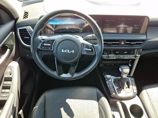 Photo 12