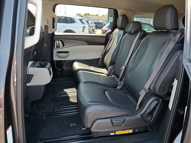 2024 Kia Carnival LX Seat Package