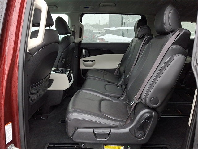 2024 Kia Carnival EX