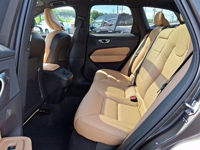 2020 Volvo XC60 T5 Momentum